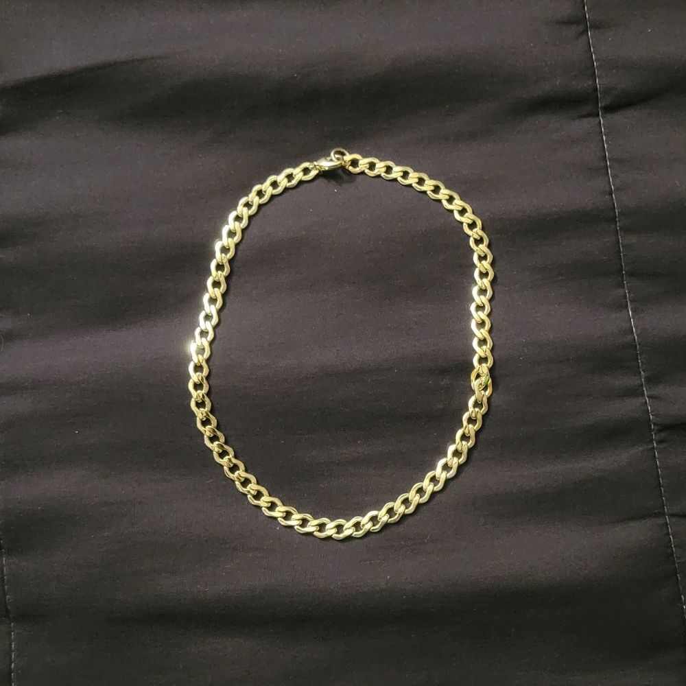 SILVER PLATED NECKLACE